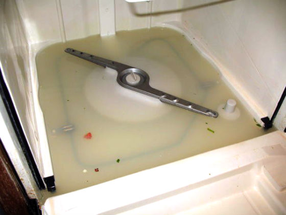 Посудомоечная машина не сливает воду | Вызов стирального мастера на дом в Краснозаводске